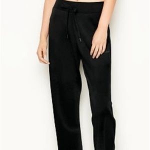 Victoria's Secret Stretch Fleece Boyfriend
Pant -large